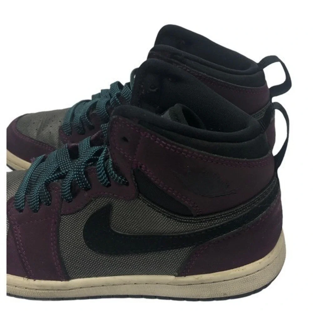 Nike Jordan 1 Mid Kids Size 5Y Bordeaux Black Sneakers 554725-604
